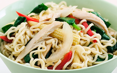 Nouilles Chinoises aux Légumes et Poulet